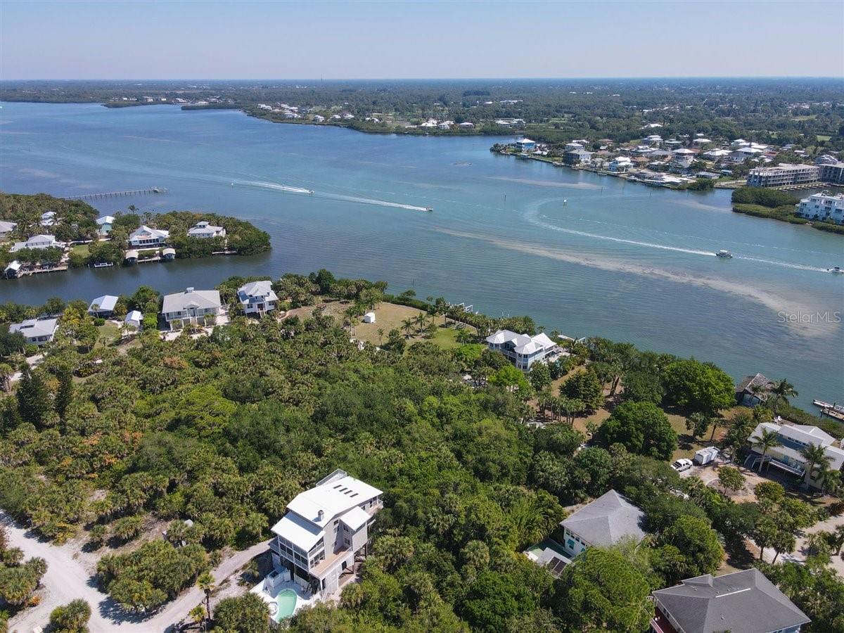 14 Bayshore Cir