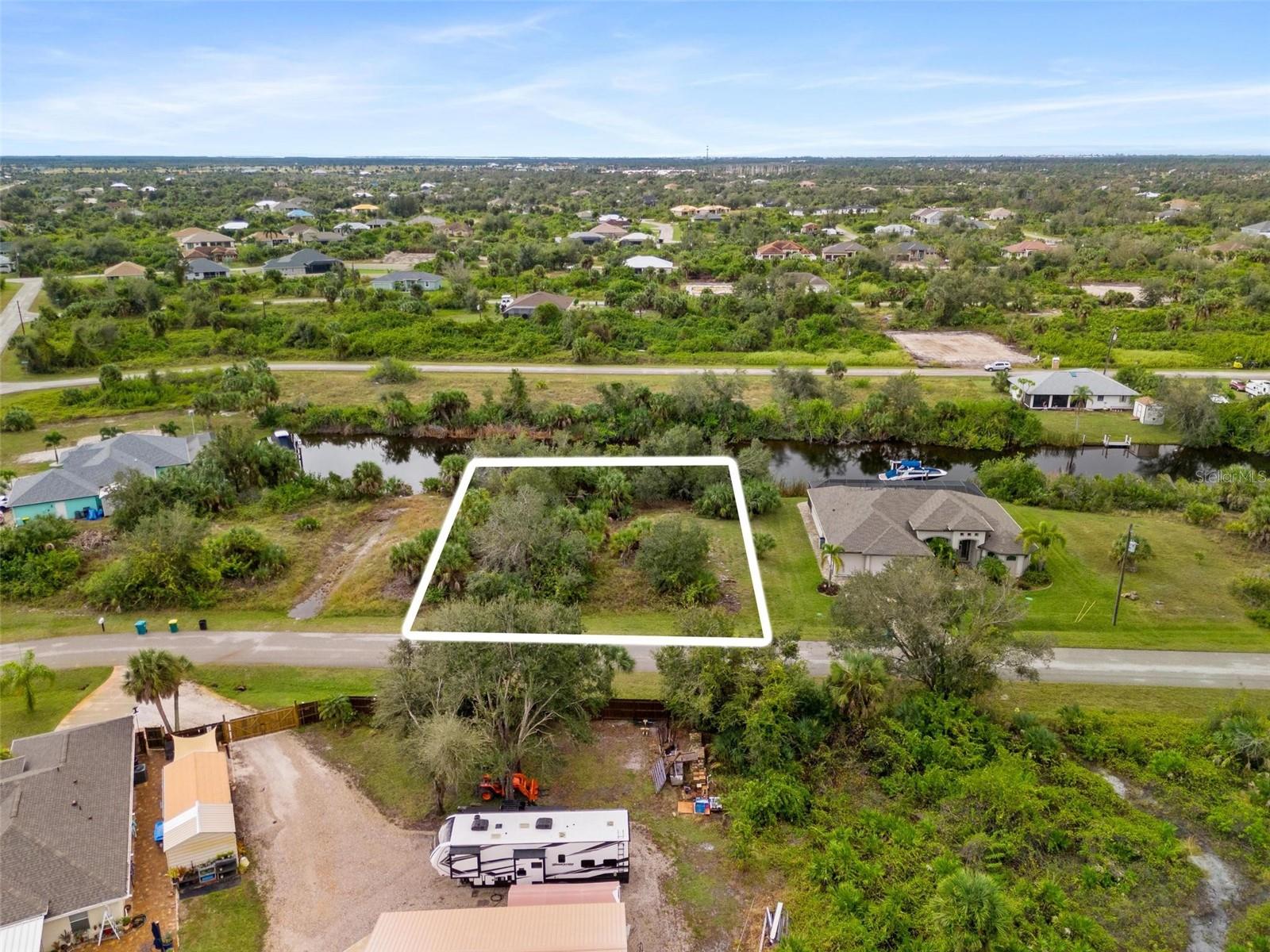 13902 Begonia Cir