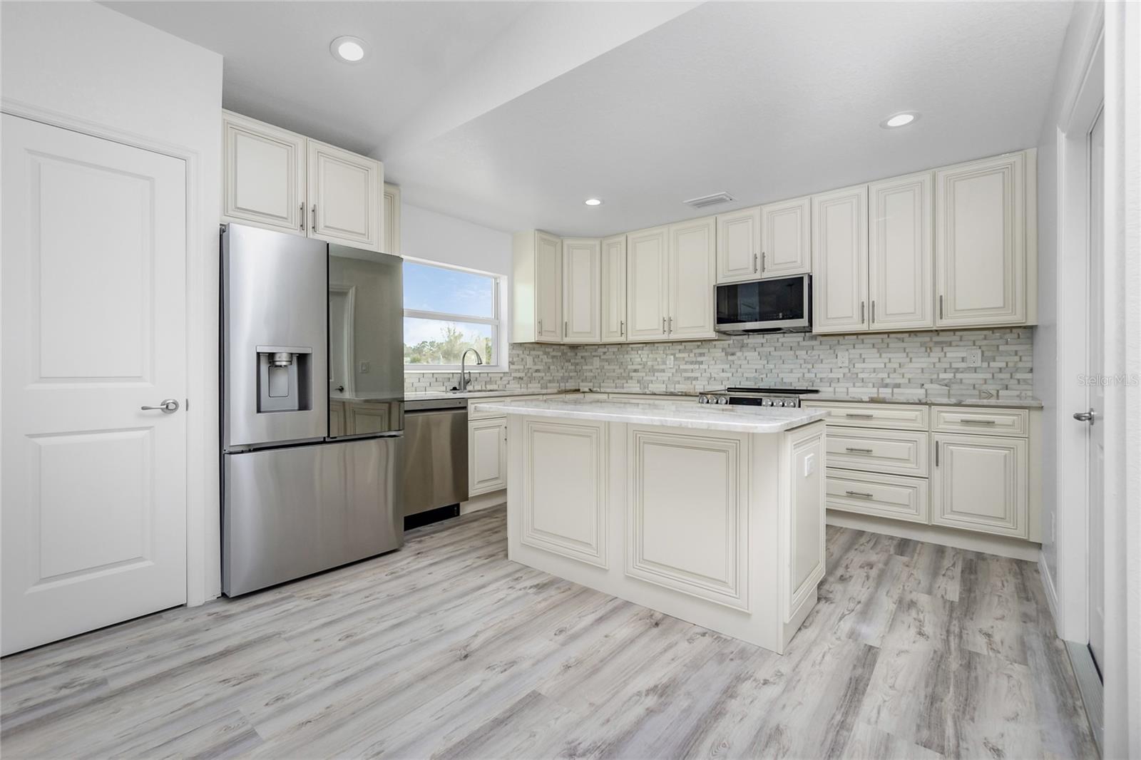 8099 Walbert St, Port Charlotte, FL 33981 — photo 5 of 55