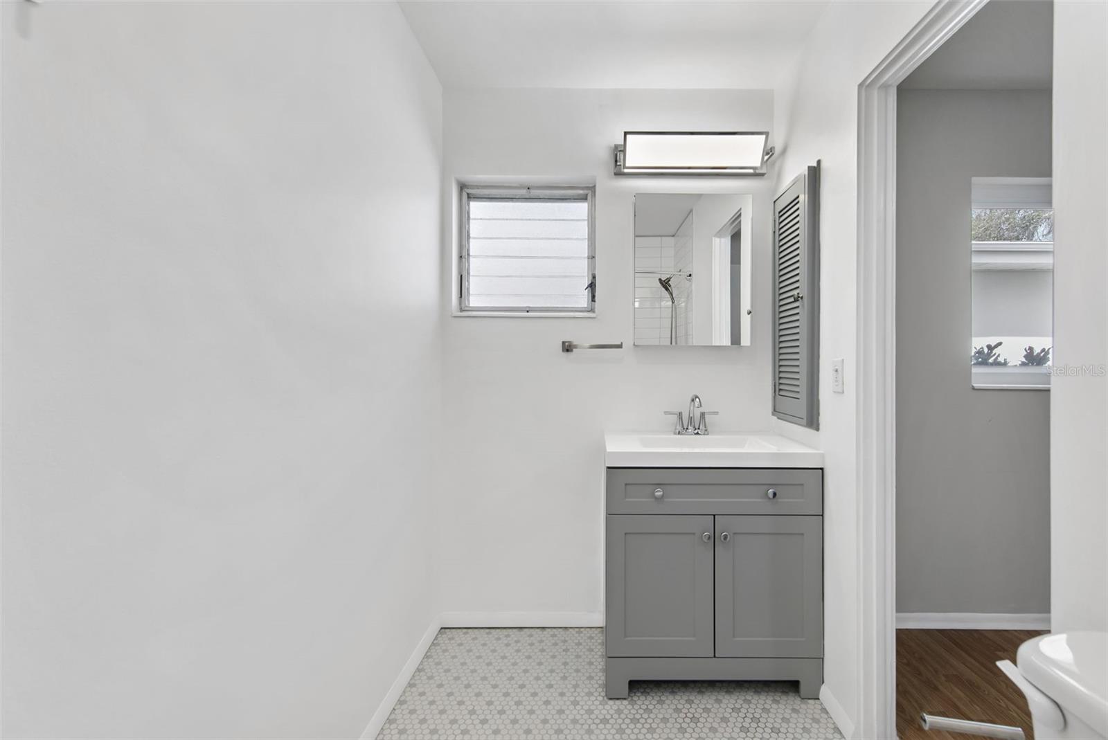 3915 Schwalbe Dr #128, Sarasota, FL 34235 — photo 11 of 16
