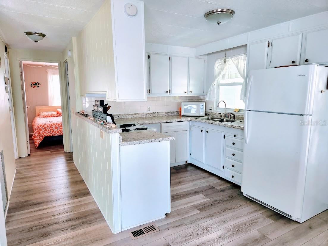 7 S Esplanade St, Englewood, FL 34223 — photo 11 of 46