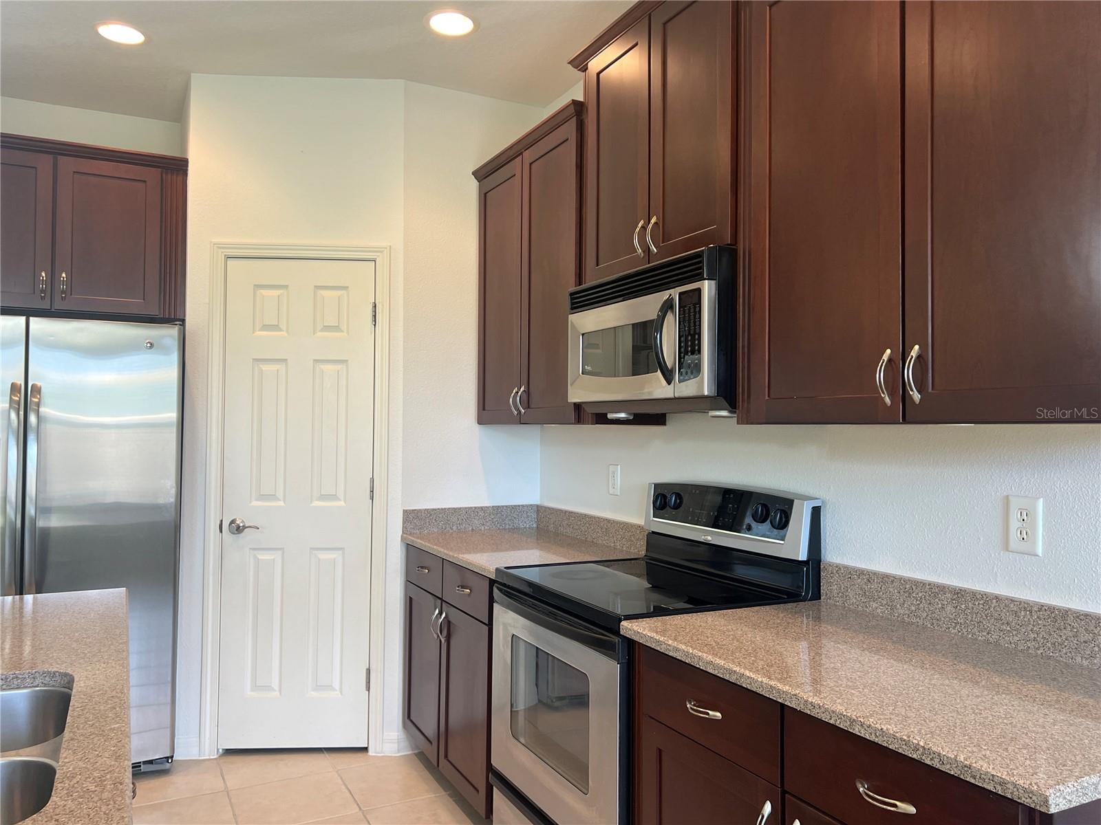 1498 Maseno Dr, Venice, FL 34292 — photo 7 of 40