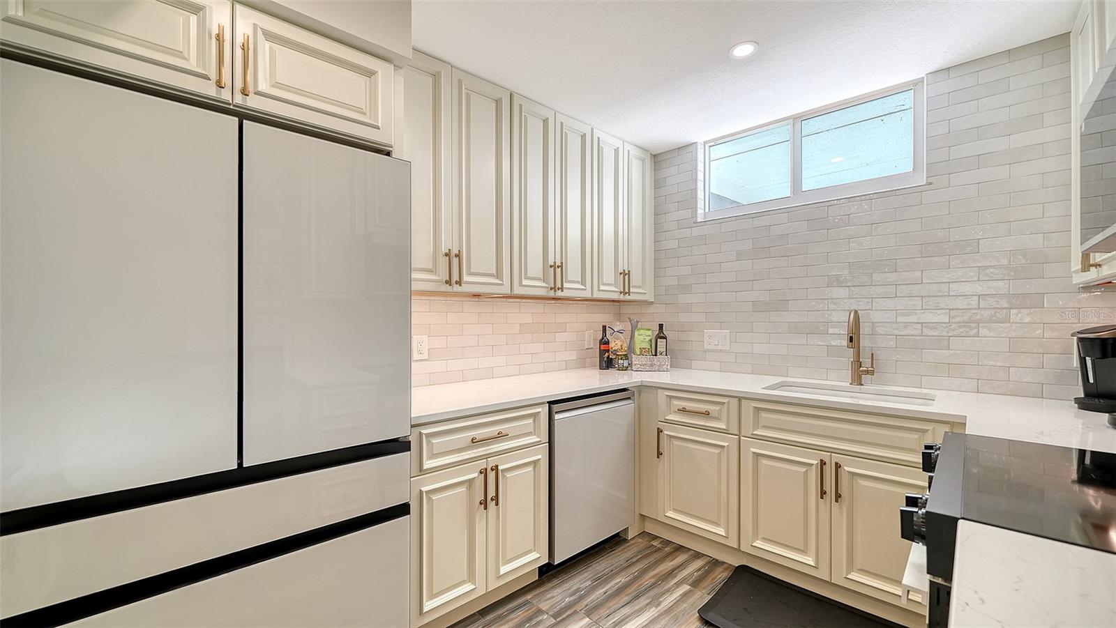 100 Sands Point Rd #324, Longboat Key, FL 34228 — photo 16 of 48