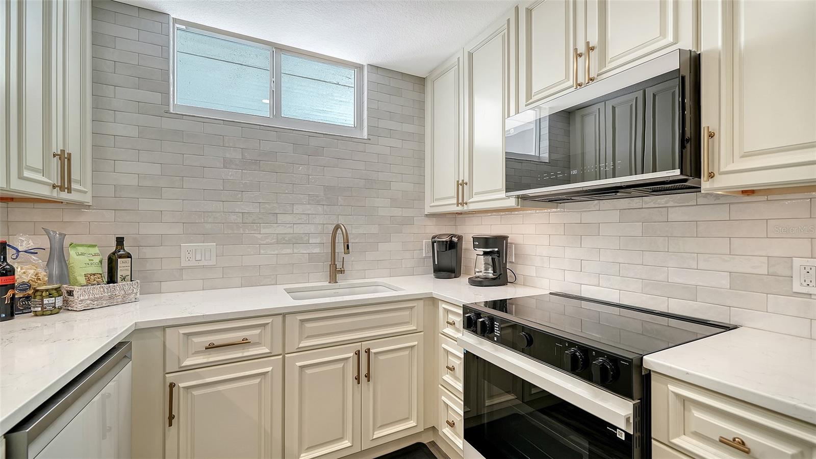 100 Sands Point Rd #324, Longboat Key, FL 34228 — photo 17 of 48