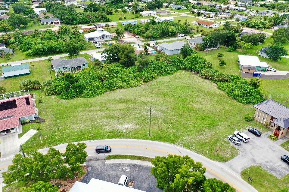 2633 Magdalina Dr