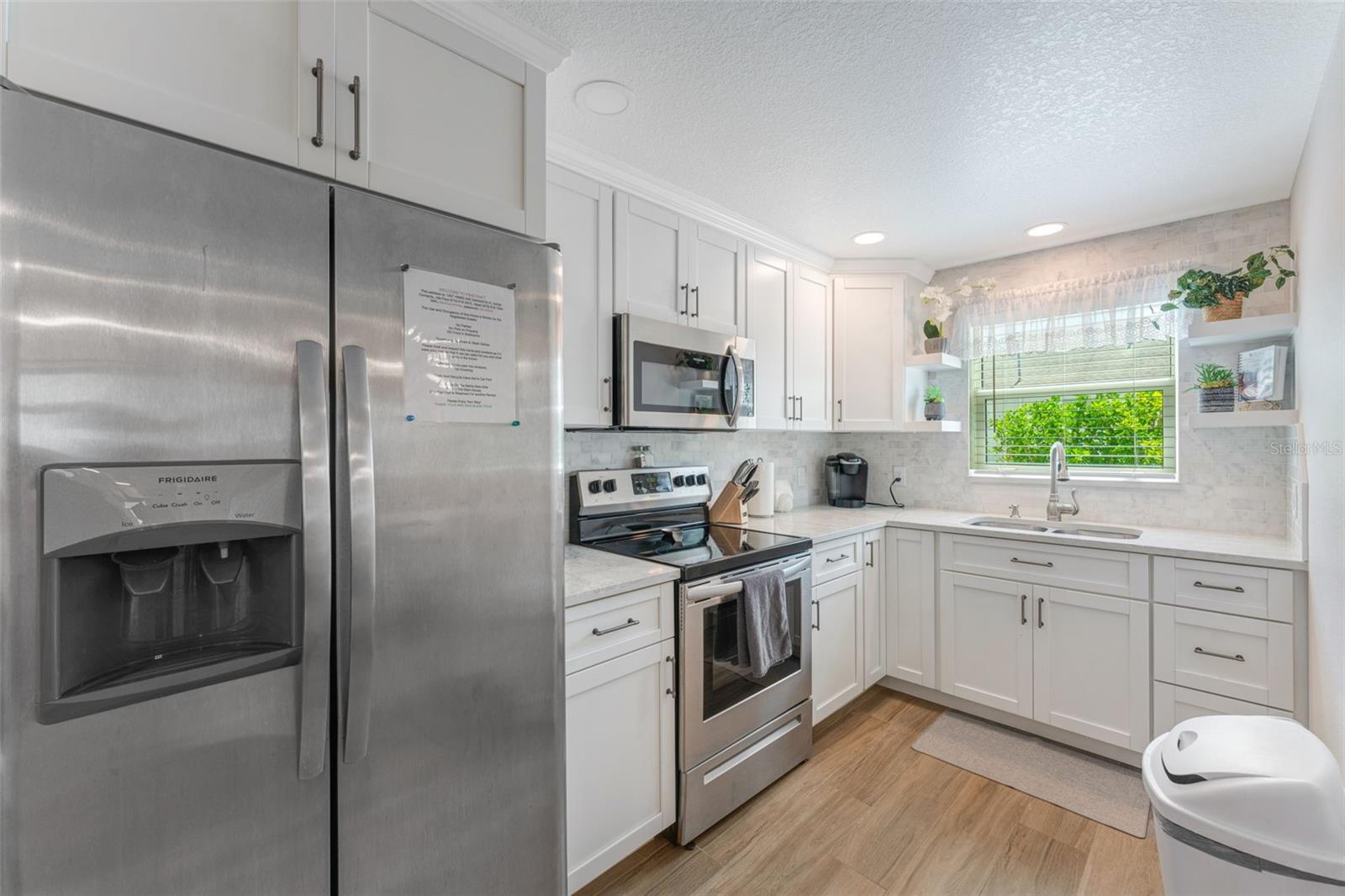 1207 Hines kitchen