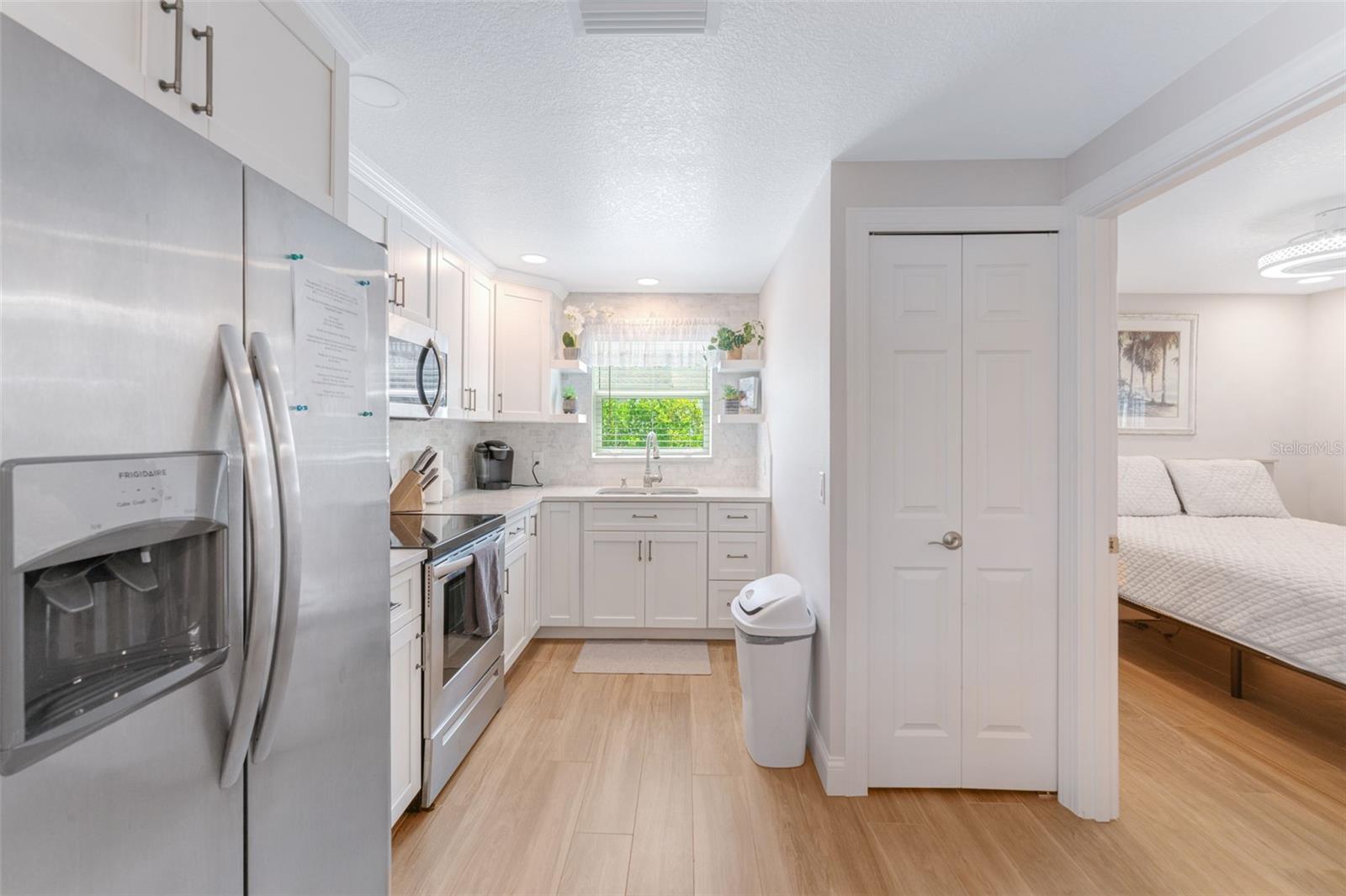 1207 Hines kitchen