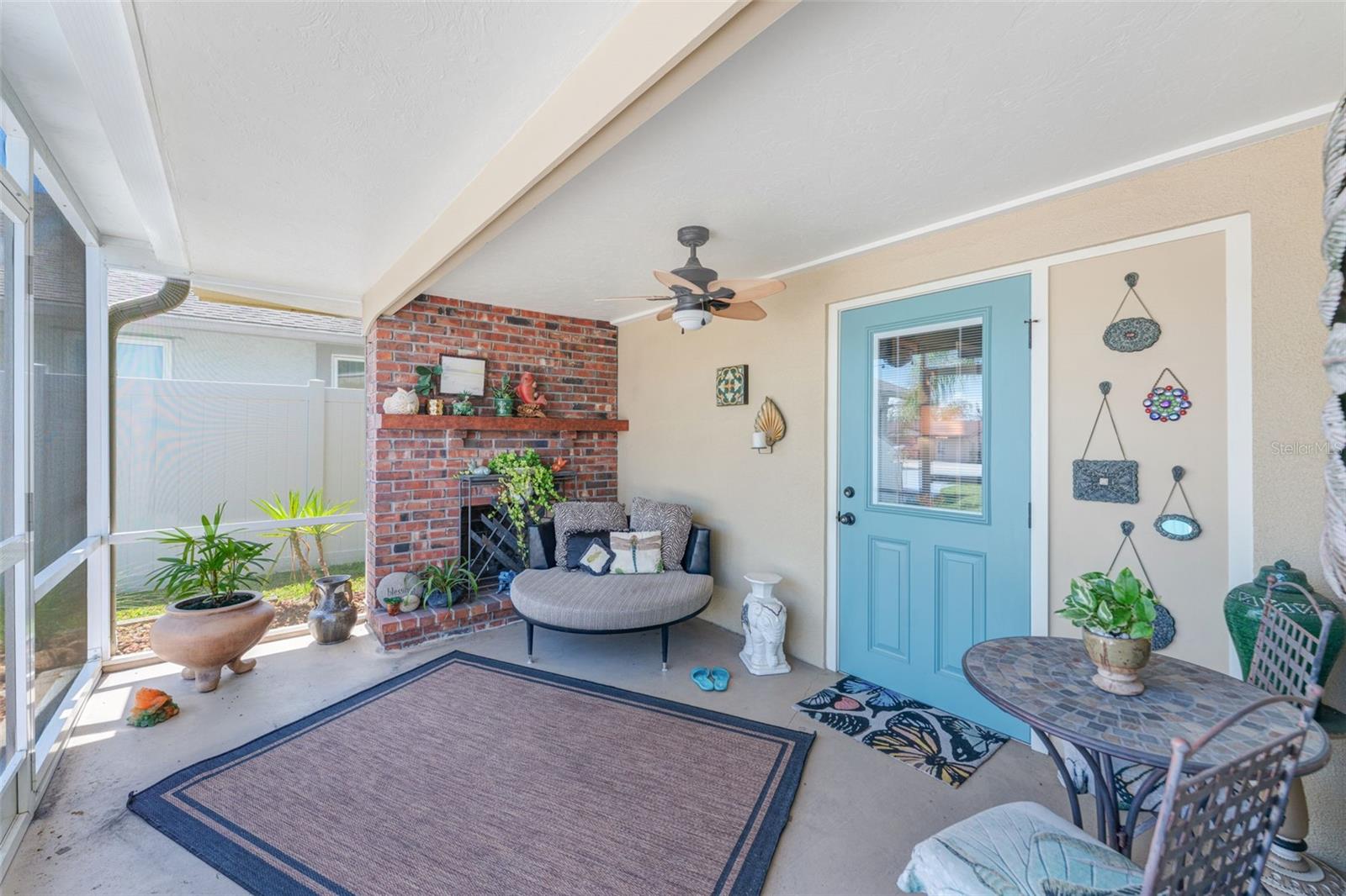 1209 Hines front porch