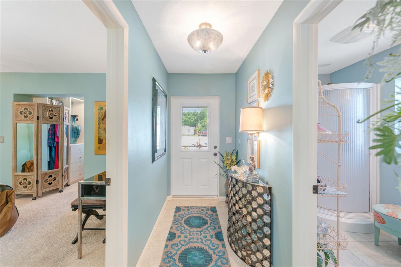 1209 Hines foyer