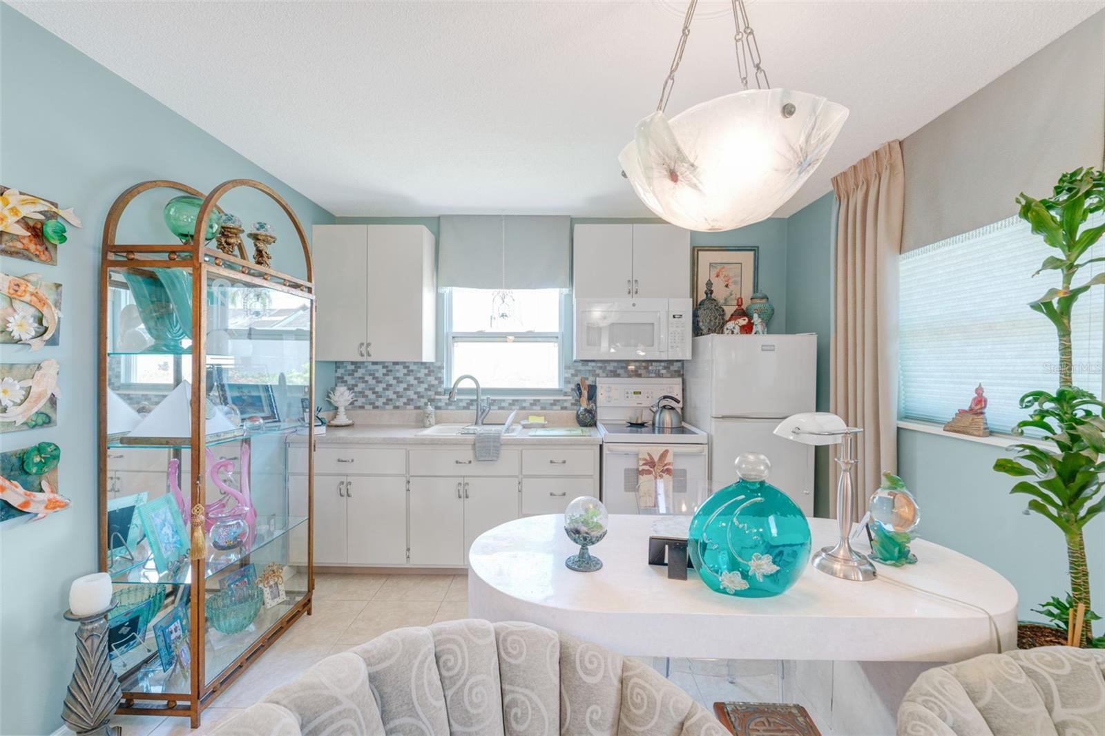 1209 Hines kitchen