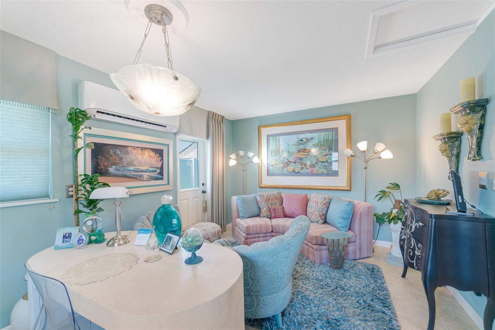 1209 Hines living room