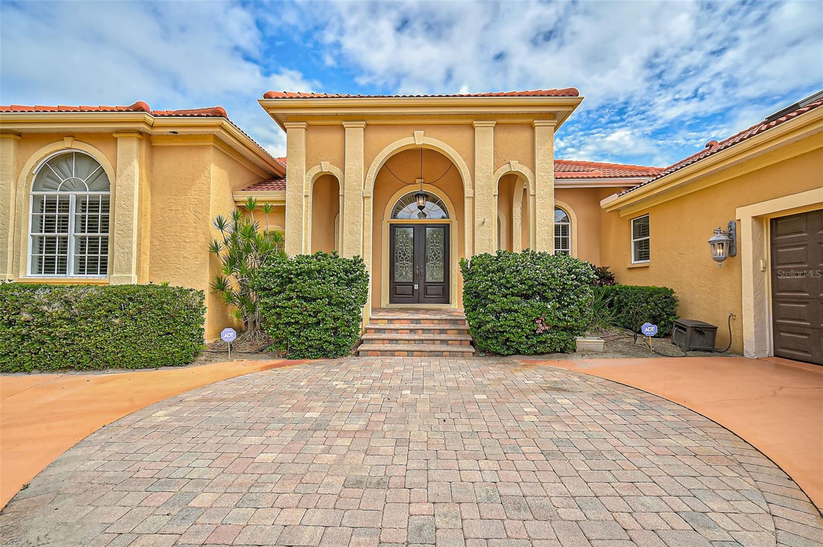909 Macewen Dr, Osprey, FL 34229 — photo 4 of 62