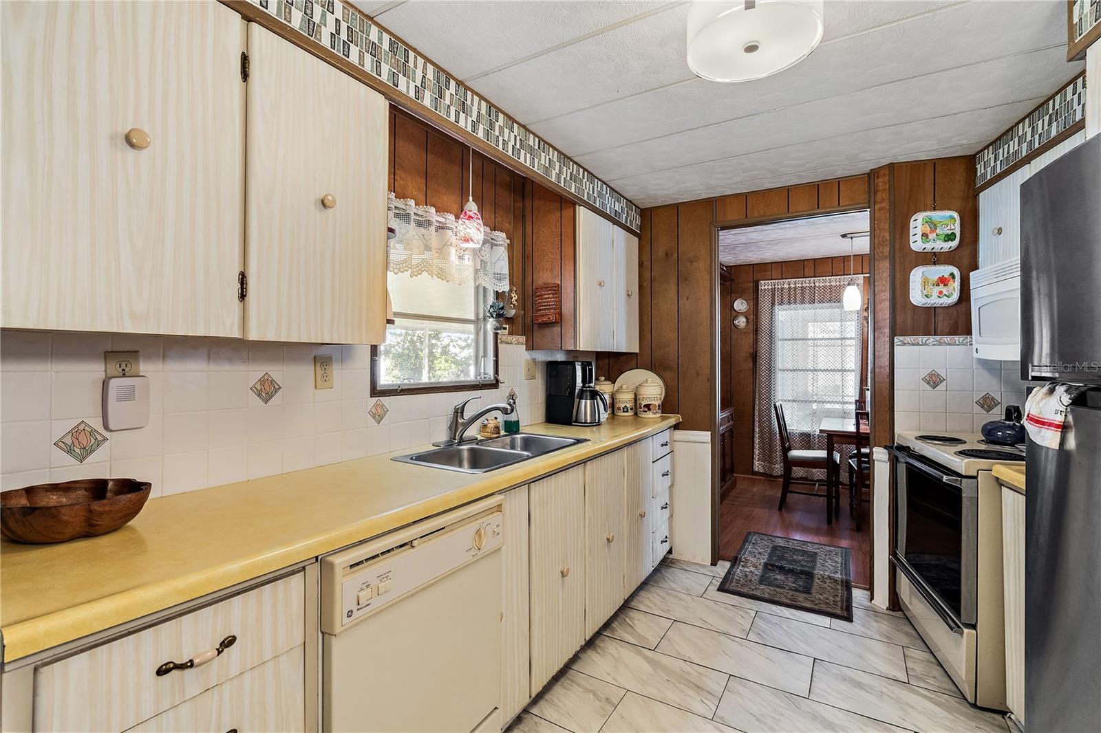 3410 Spanish Oak Ter, Sarasota, FL 34237 — photo 19 of 47