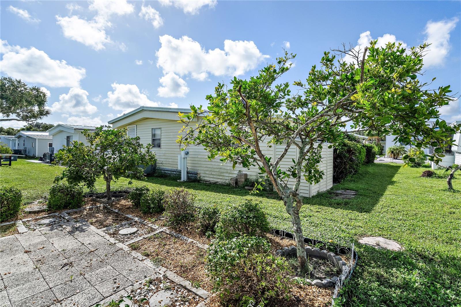3410 Spanish Oak Ter, Sarasota, FL 34237 — photo 46 of 47
