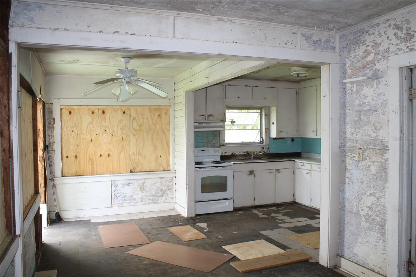 702 W Olympia Ave, Punta Gorda, FL 33950 — photo 29 of 30