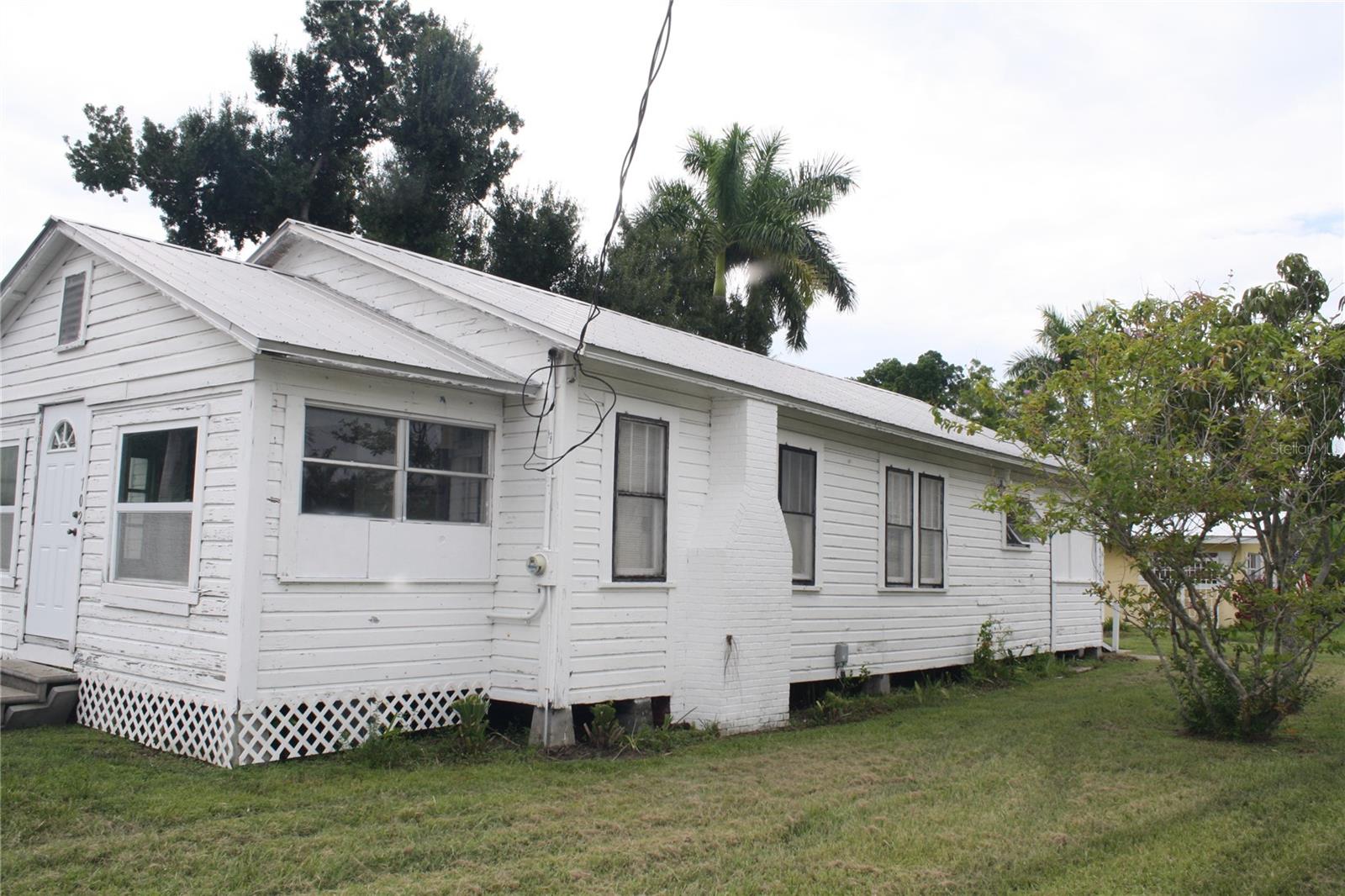 702 W Olympia Ave, Punta Gorda, FL 33950 — photo 4 of 30