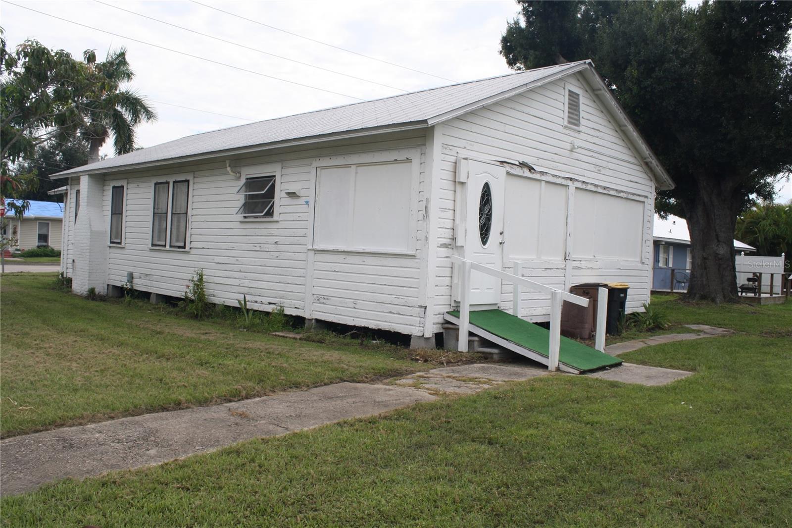 702 W Olympia Ave, Punta Gorda, FL 33950 — photo 5 of 30