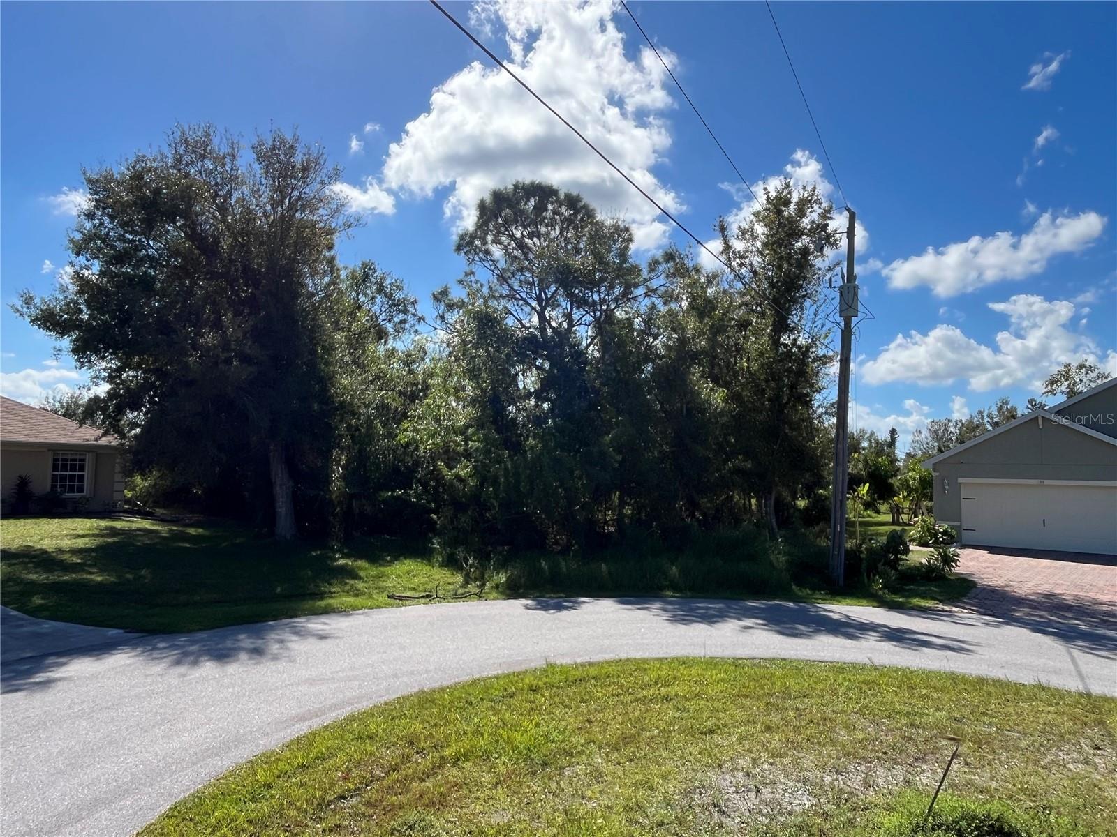 304 Oyahue St, Punta Gorda, FL 33983 — photo 1 of 1
