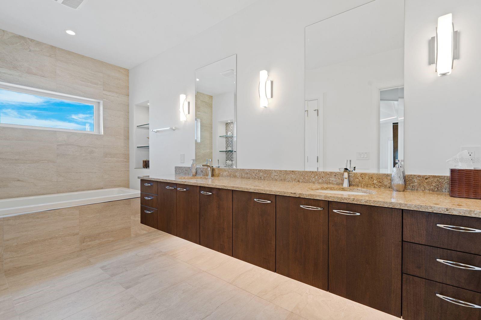 2nd Primary Bath