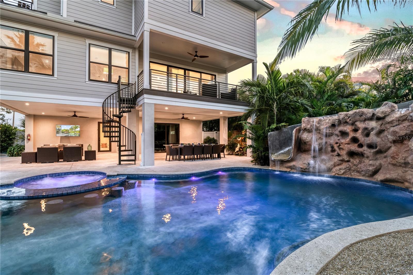 171 McKinley Dr, Sarasota, FL 34236 — photo 5 of 69
