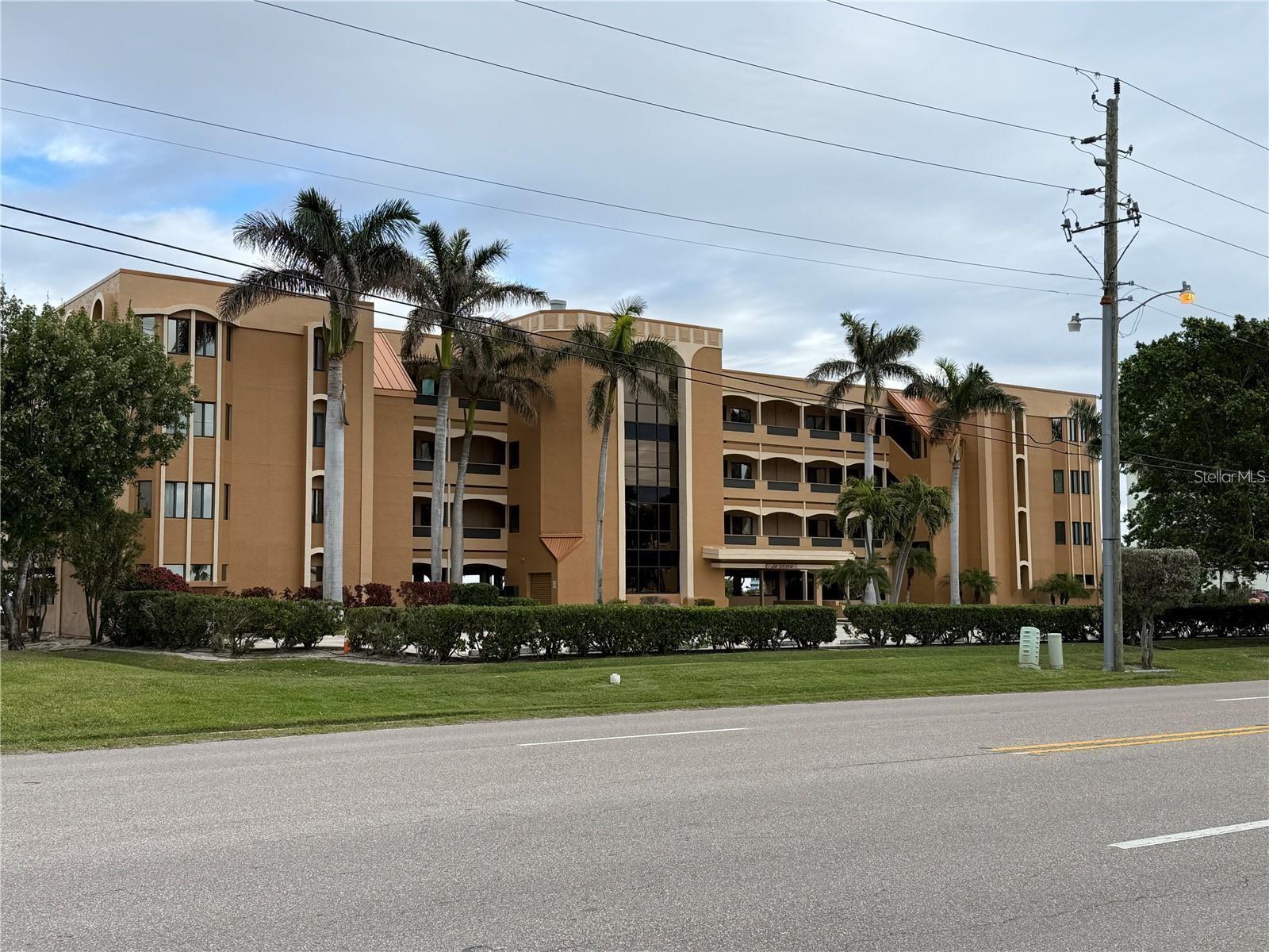 1601 Park Beach Cir #125/11