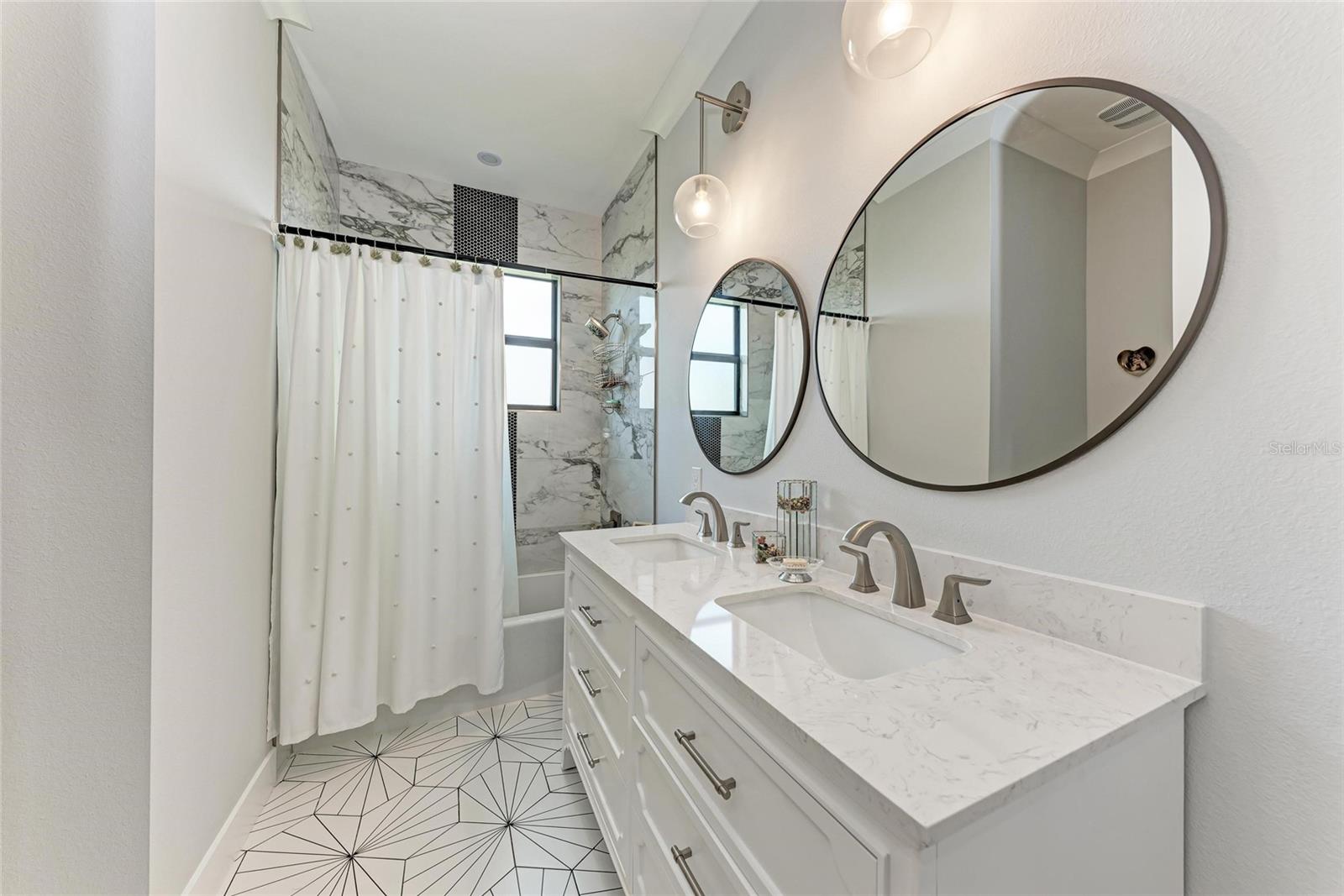 Gorgeous Guest Bathroom