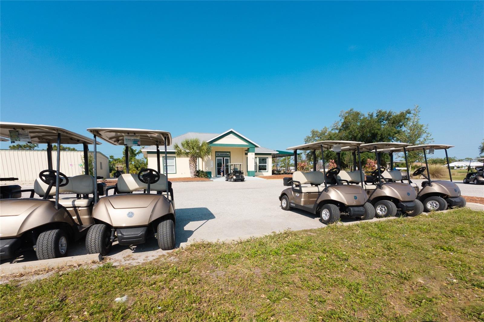 5 Golf Courses in One Community