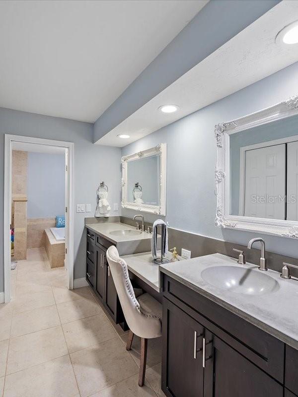 4588 Baycedar Ln, Sarasota, FL 34241 — photo 17 of 38
