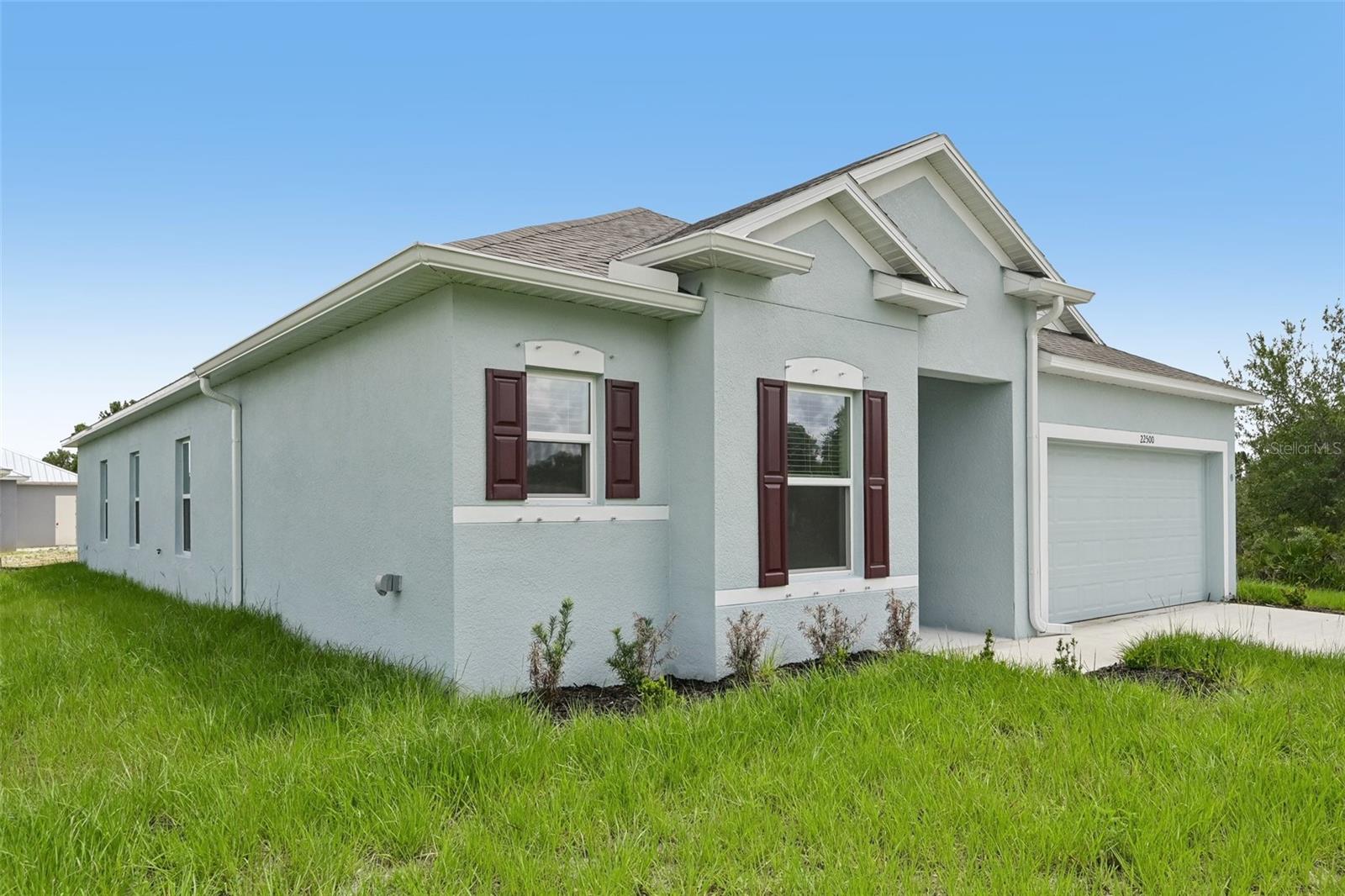 Block Construction, Landscaped Yard
