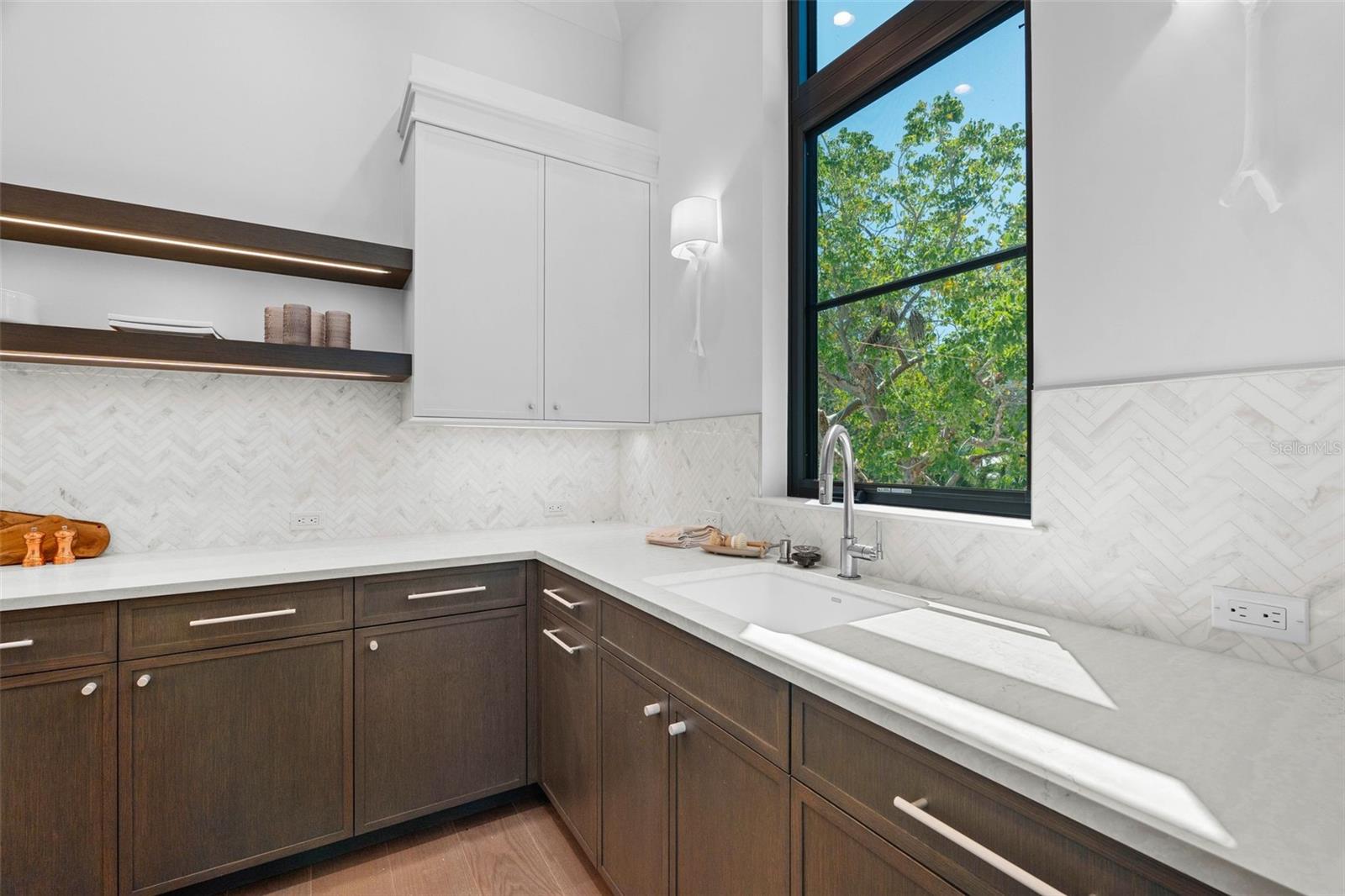 7324 Point of Rocks Rd, Sarasota, FL 34242 — photo 37 of 95