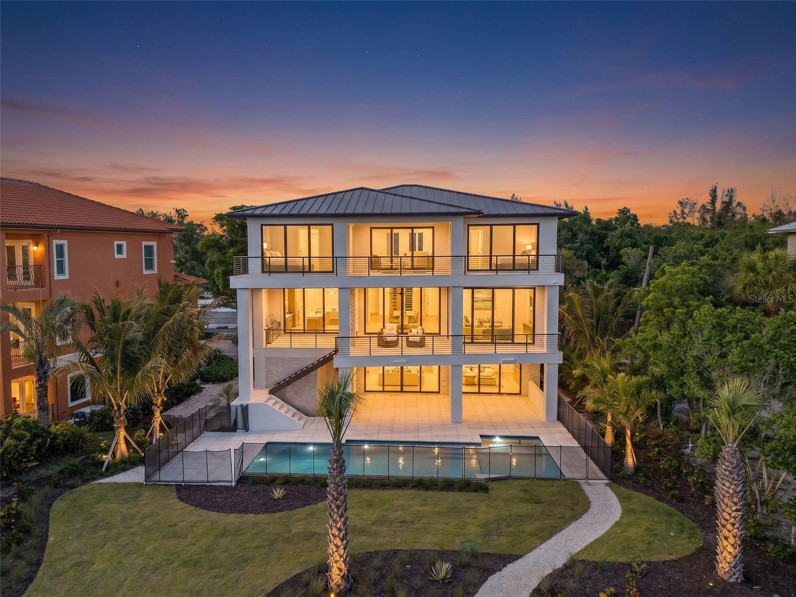 7324 Point of Rocks Rd, Sarasota, FL 34242 — photo 6 of 95
