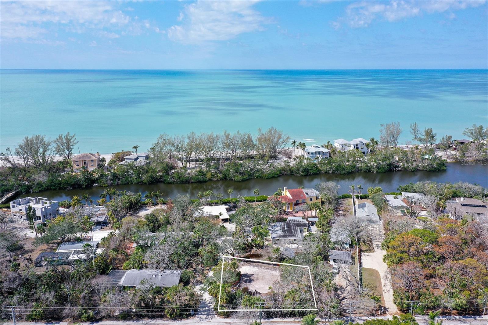 8504 Heron Lagoon Cir
