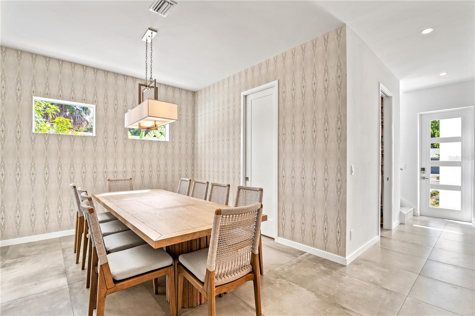 2327 Hillview St, Sarasota, FL 34239 — photo 15 of 52