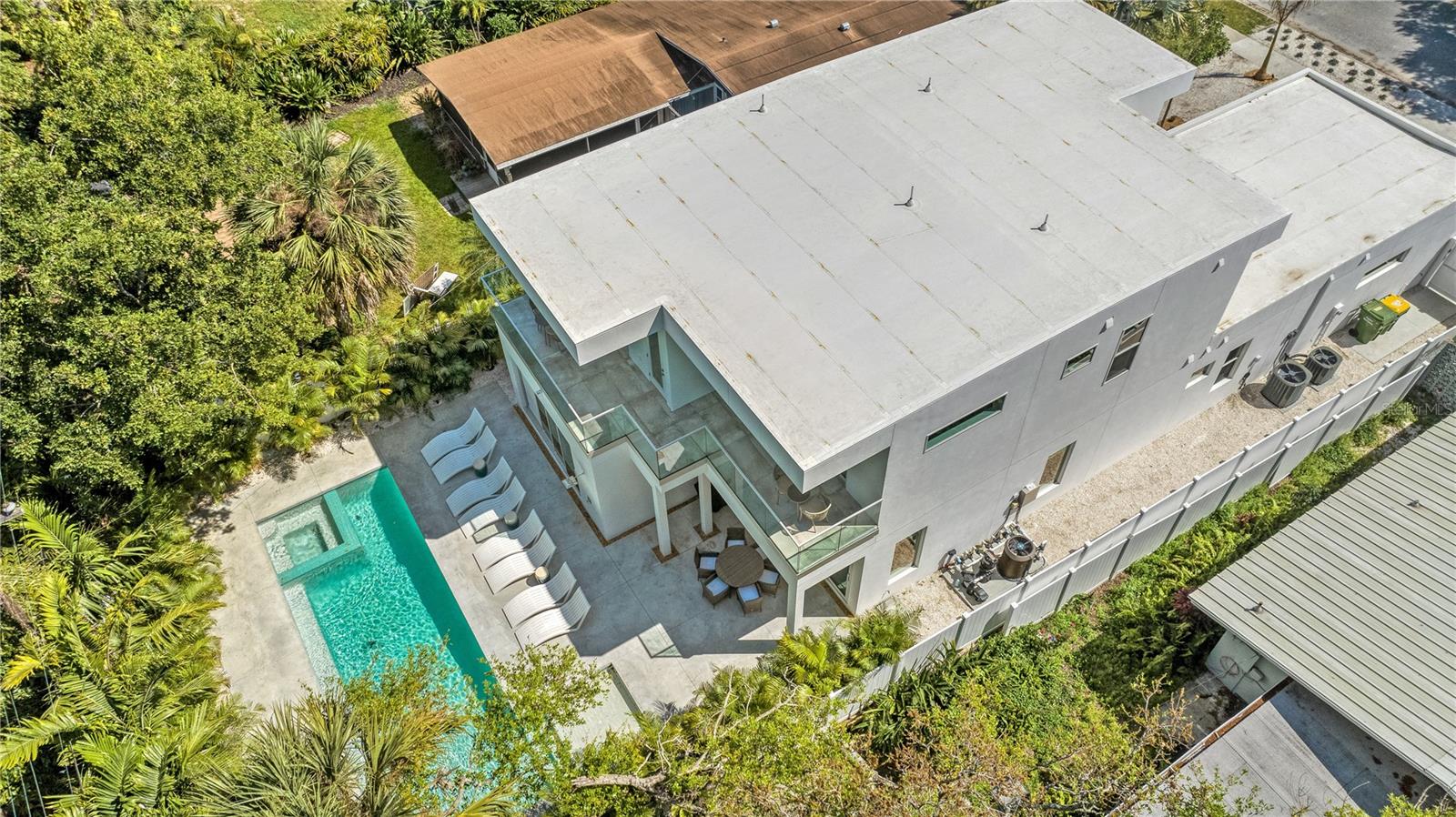 2327 Hillview St, Sarasota, FL 34239 — photo 5 of 52