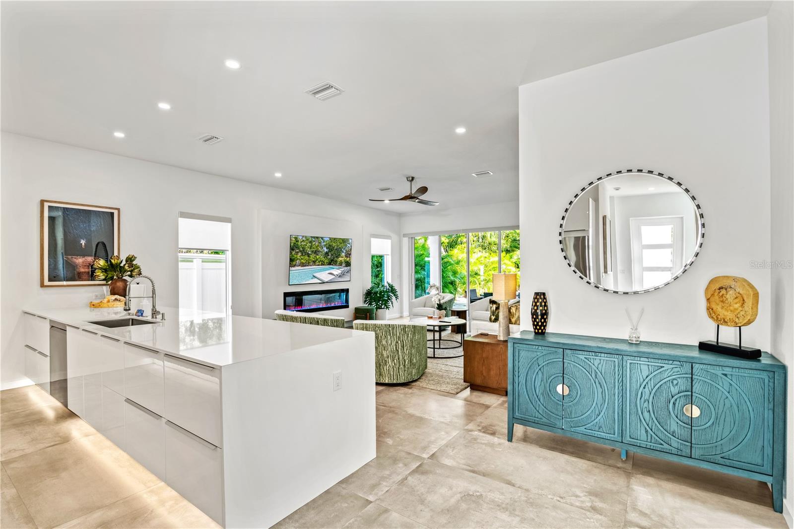 2327 Hillview St, Sarasota, FL 34239 — photo 6 of 52
