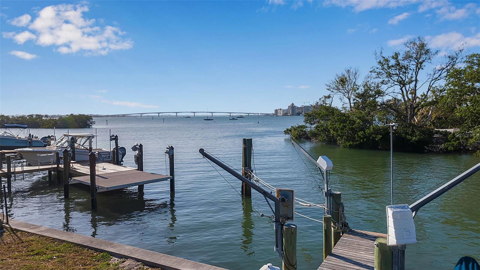 1479 Bay Point Dr, Sarasota, FL 34236 — photo 10 of 29
