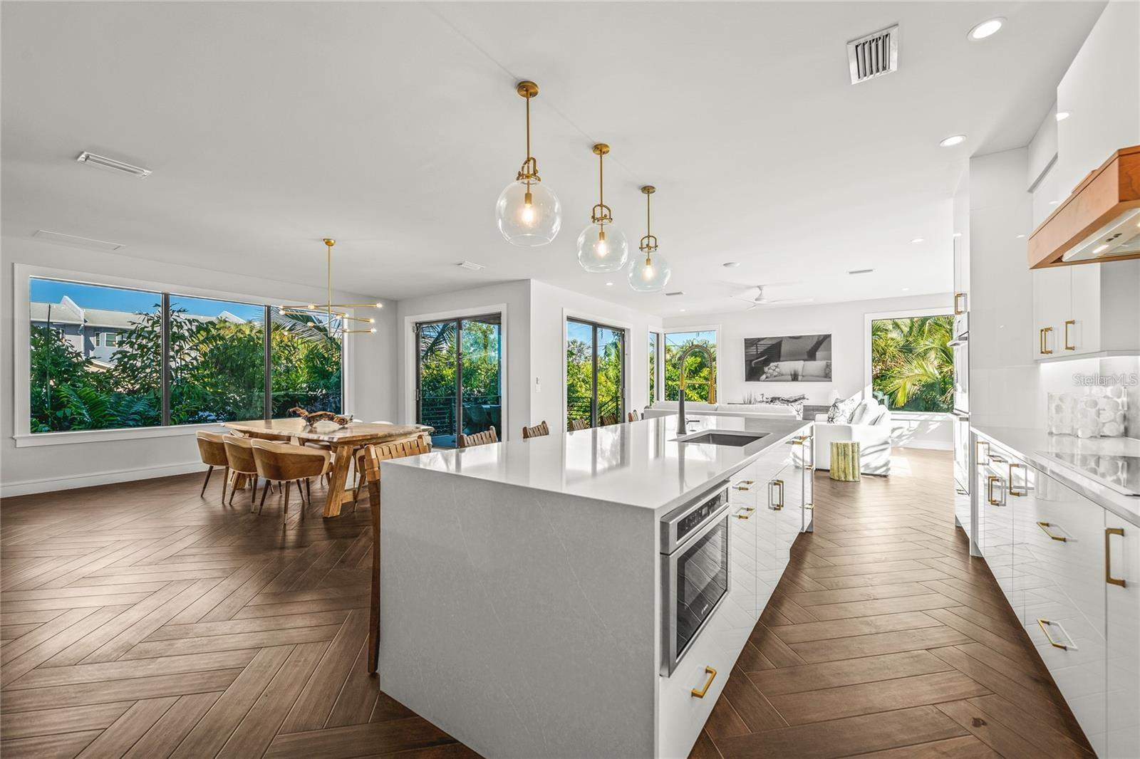 135 Grant Dr, Sarasota, FL 34236 — photo 15 of 83