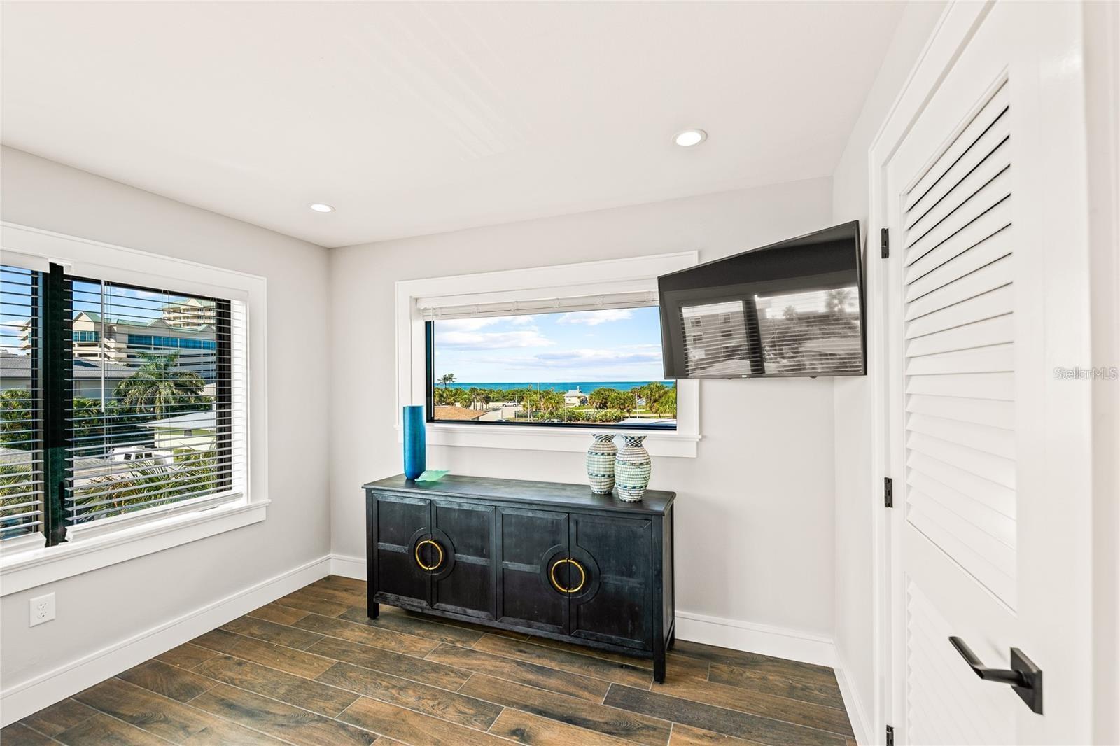 135 Grant Dr, Sarasota, FL 34236 — photo 23 of 83