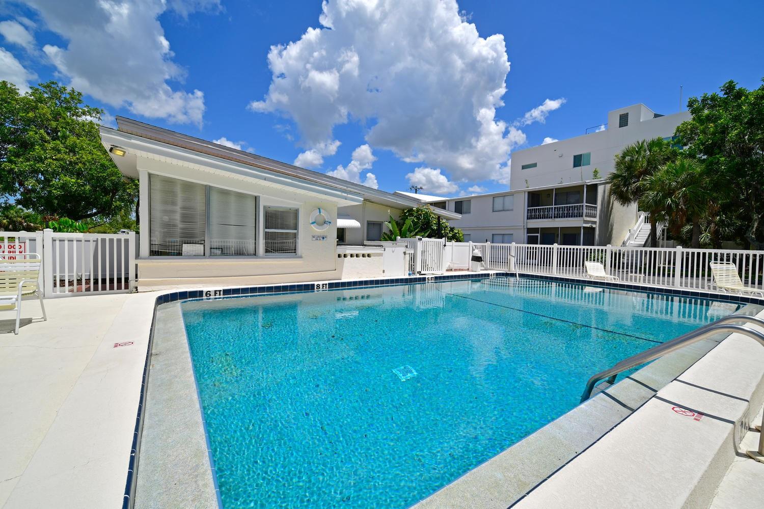 170 Roosevelt Dr #5, Sarasota, FL 34236 — photo 13 of 18