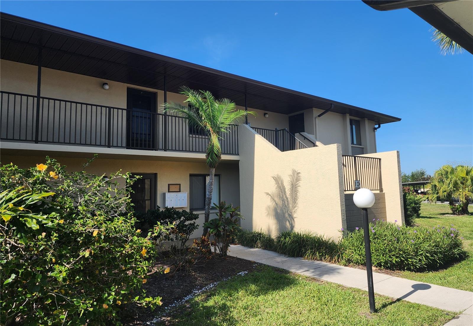 4056 Oakview Dr #E10, Port Charlotte, FL 33980 — photo 12 of 24