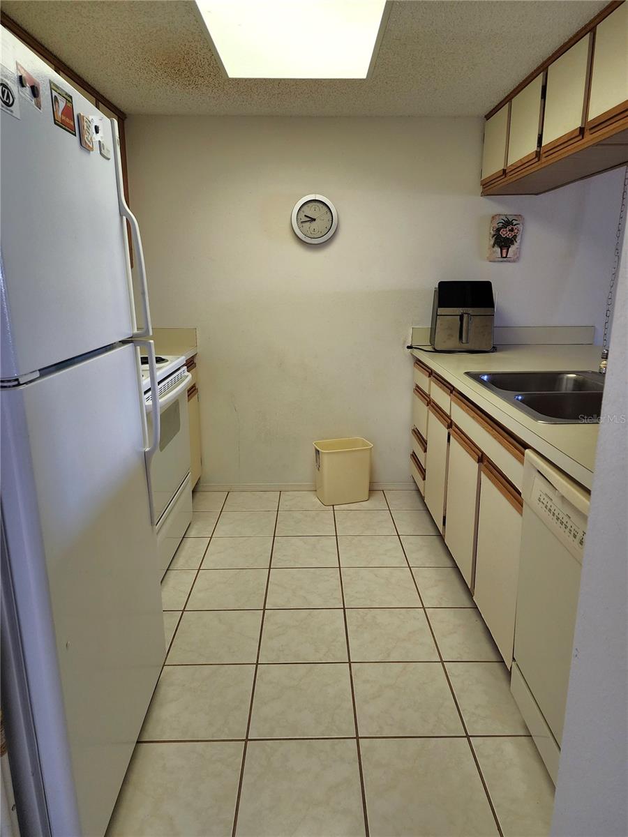 4056 Oakview Dr #E10, Port Charlotte, FL 33980 — photo 5 of 24