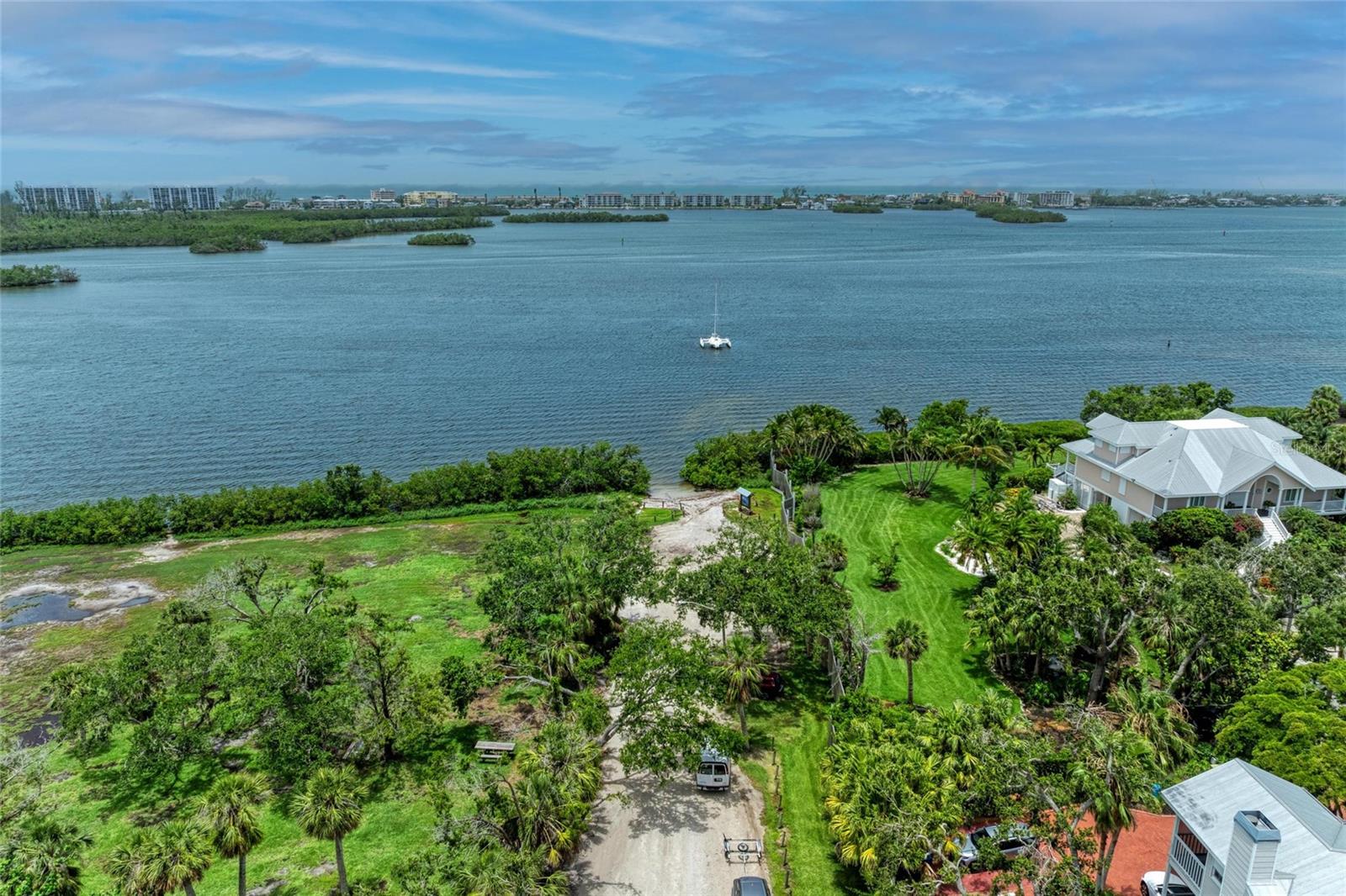 8963 Fishermens Bay Dr, Sarasota, FL 34231 — photo 18 of 97