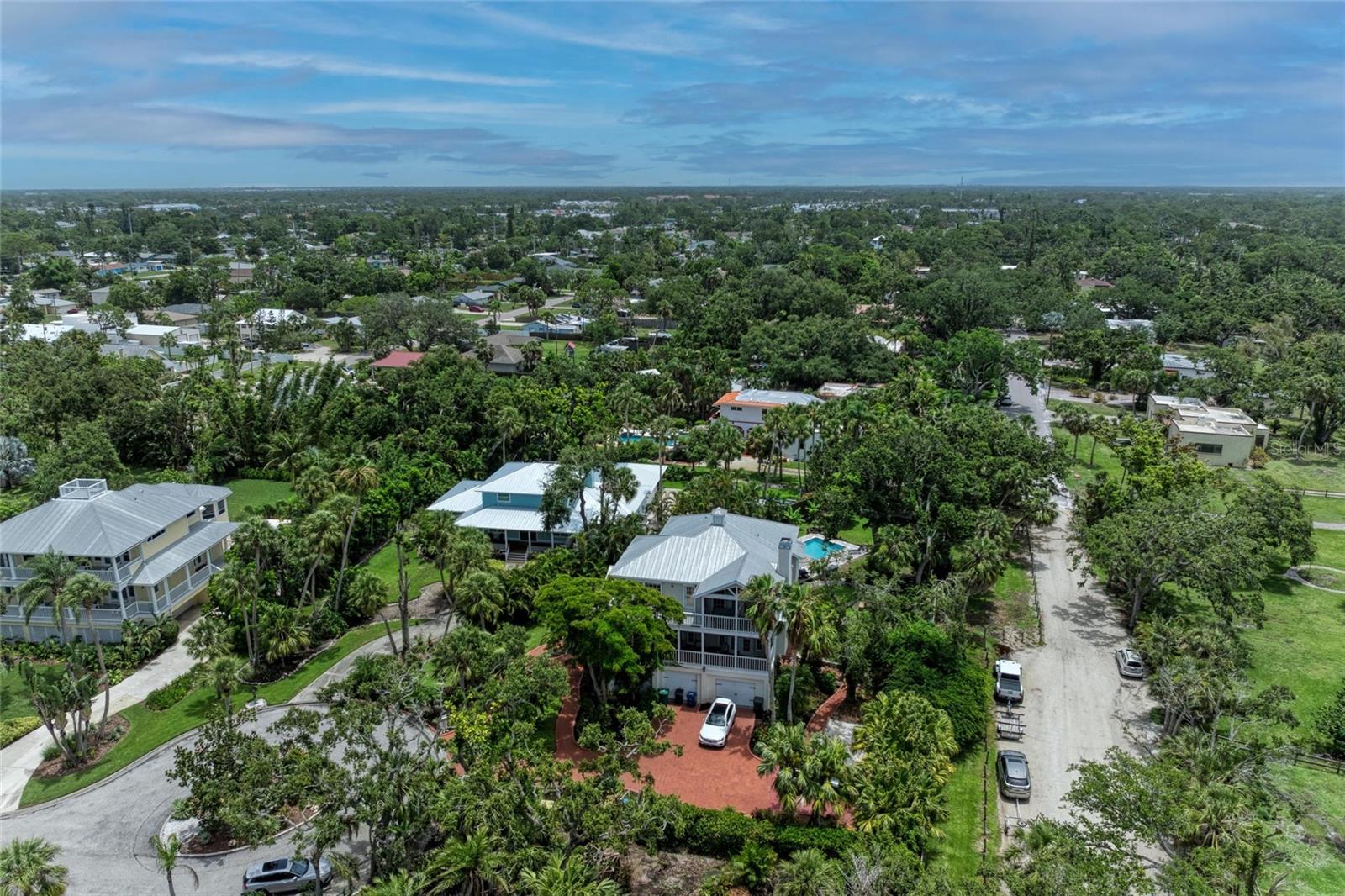 8963 Fishermens Bay Dr, Sarasota, FL 34231 — photo 19 of 97