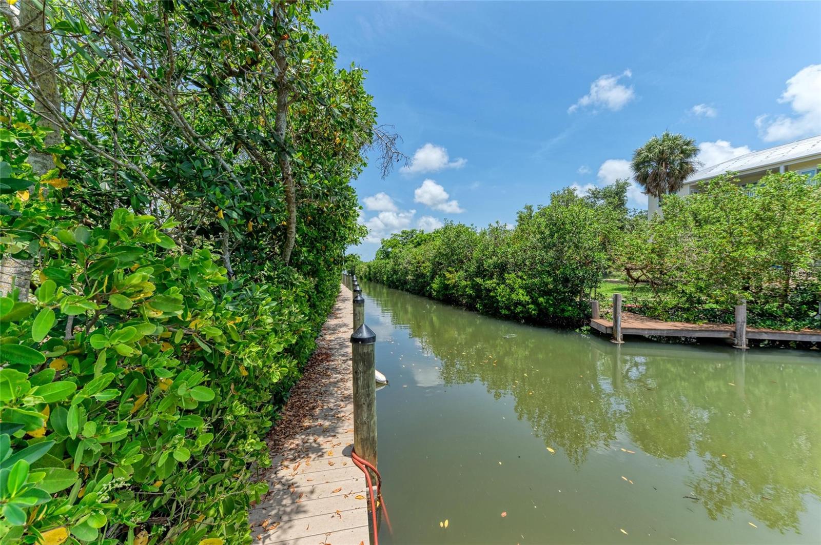 8963 Fishermens Bay Dr, Sarasota, FL 34231 — photo 31 of 97