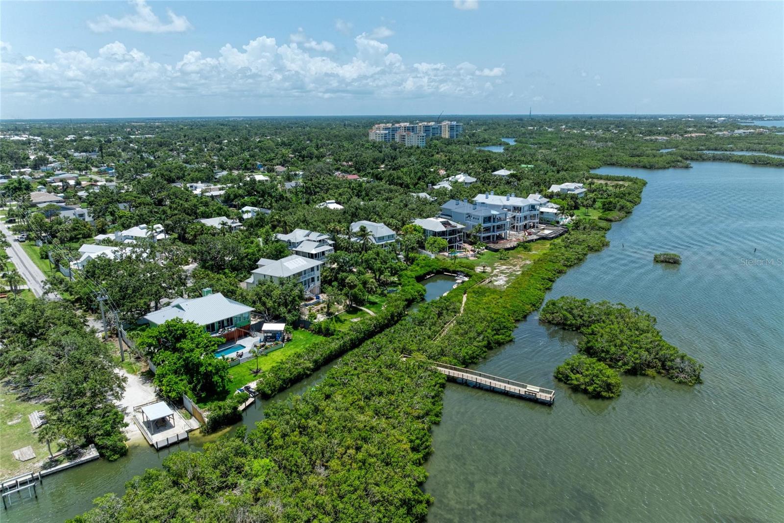 8963 Fishermens Bay Dr, Sarasota, FL 34231 — photo 33 of 97