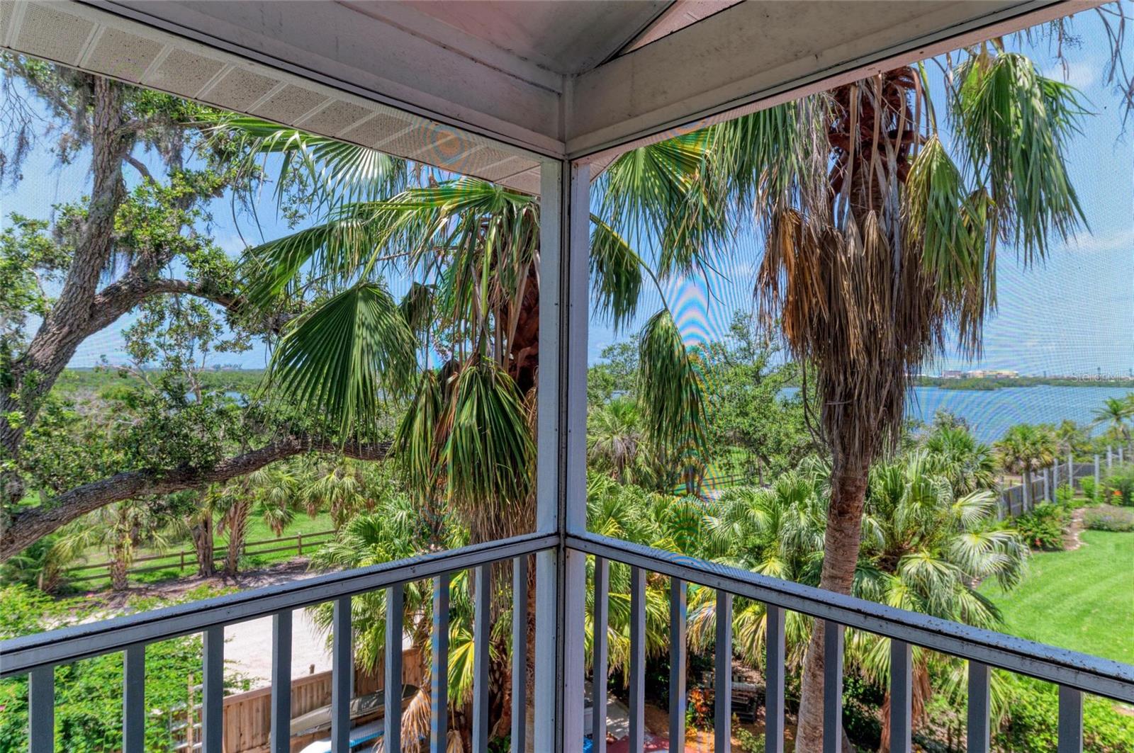 8963 Fishermens Bay Dr, Sarasota, FL 34231 — photo 7 of 97