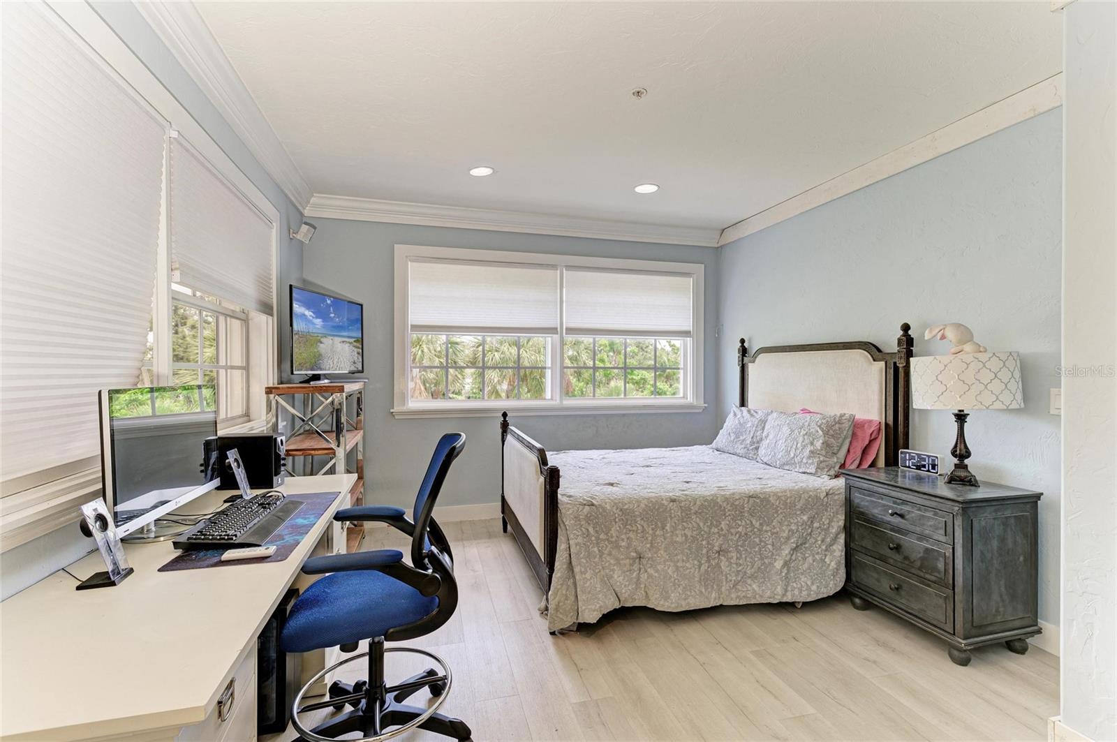 8963 Fishermens Bay Dr, Sarasota, FL 34231 — photo 41 of 97