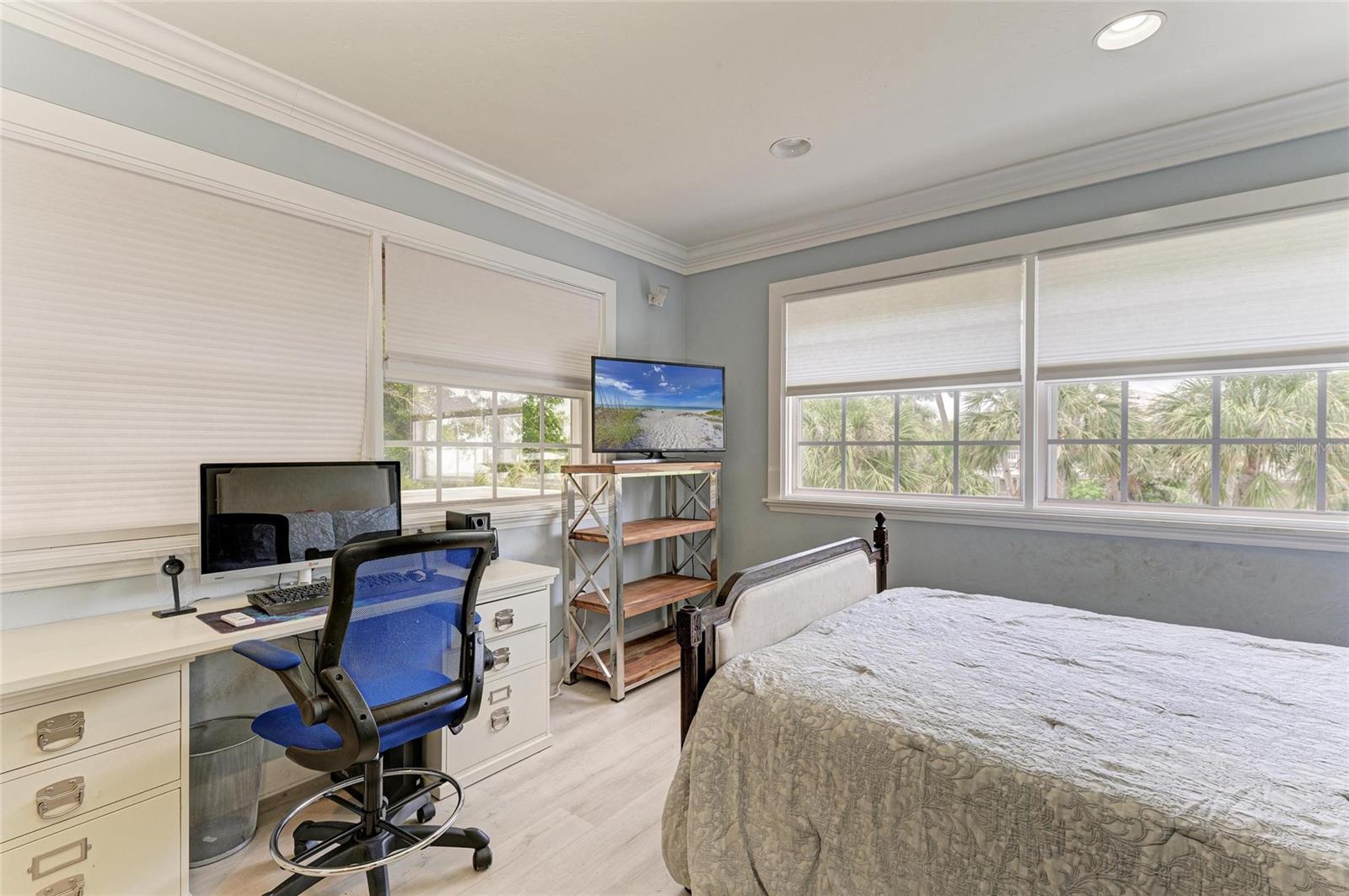 8963 Fishermens Bay Dr, Sarasota, FL 34231 — photo 42 of 97