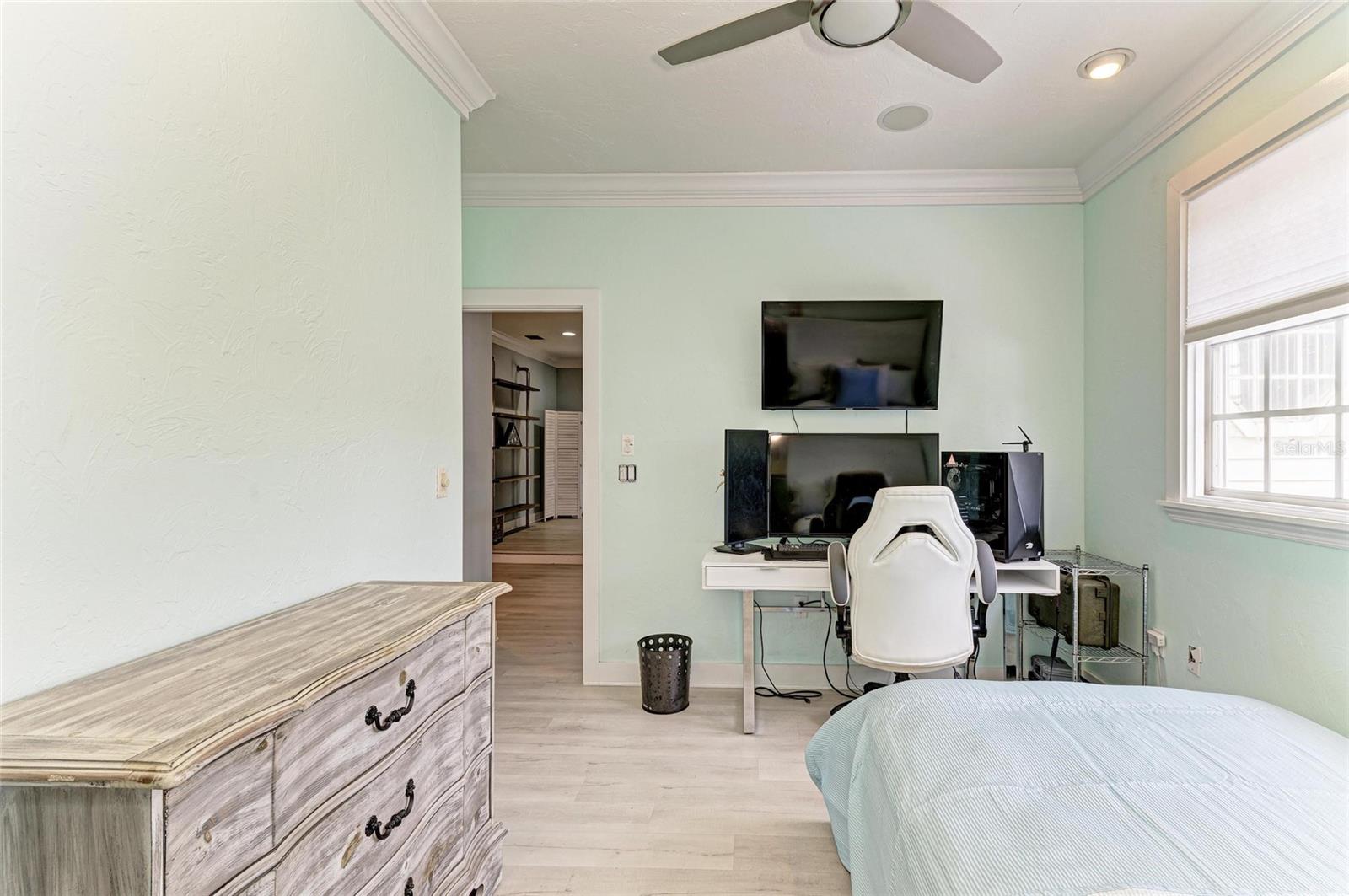 8963 Fishermens Bay Dr, Sarasota, FL 34231 — photo 45 of 97