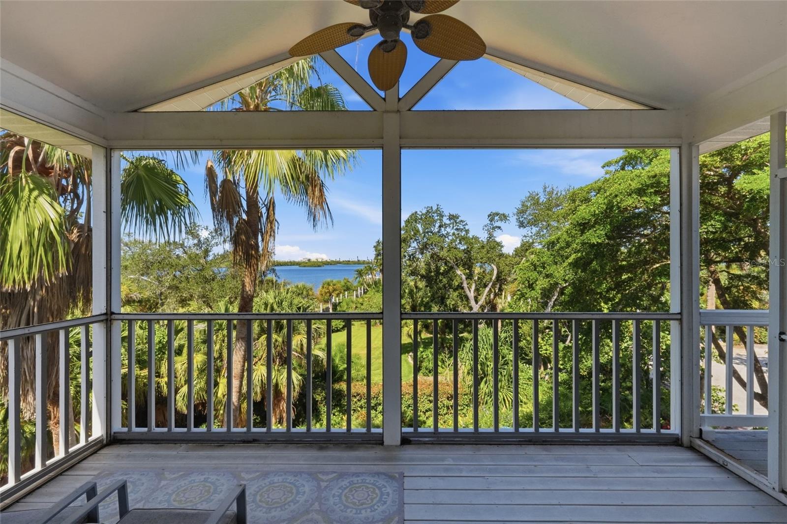8963 Fishermens Bay Dr, Sarasota, FL 34231 — photo 46 of 97